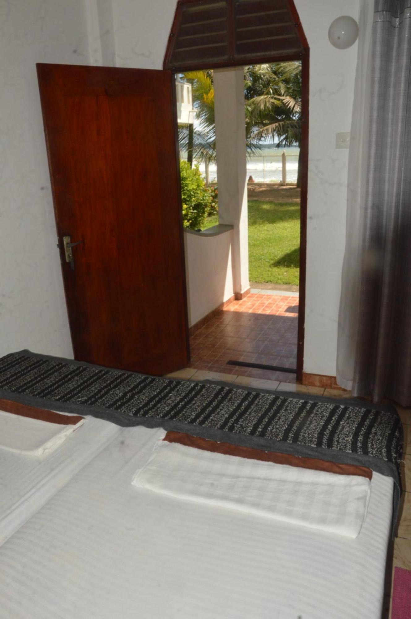 Отель Weligama Bay View Экстерьер фото